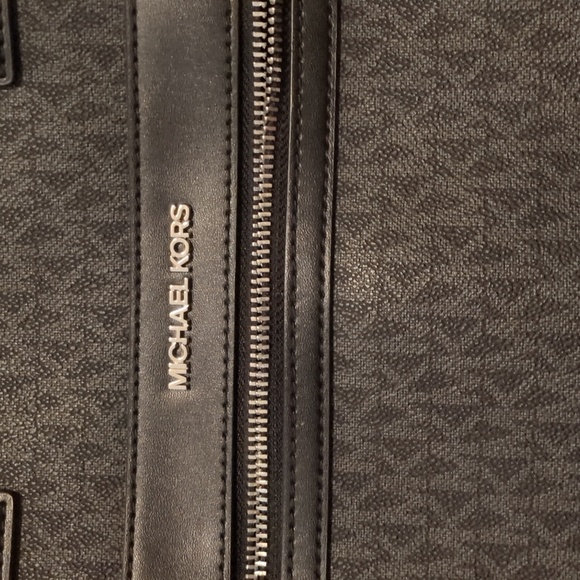 Michael kors XL Black travel/ business tote - Picture 2 of 7